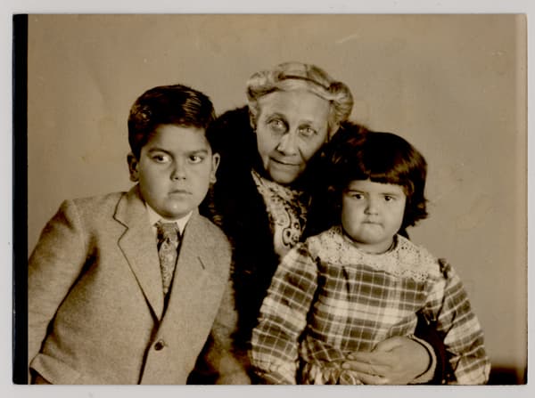 Madre y hermana de Rodolfo